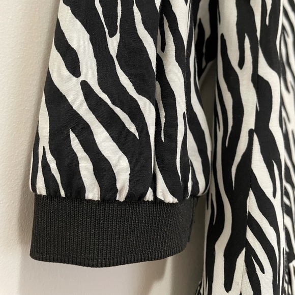 Zara, Black and White Zebra Printed dress, Mock Neck, Balloon/Bubble Dress XS - Picture 5 of 7